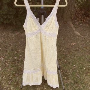 1060  Sherman Nordstrom  Sweet Eyelet Dress in EUC Item wrinkled from sto…